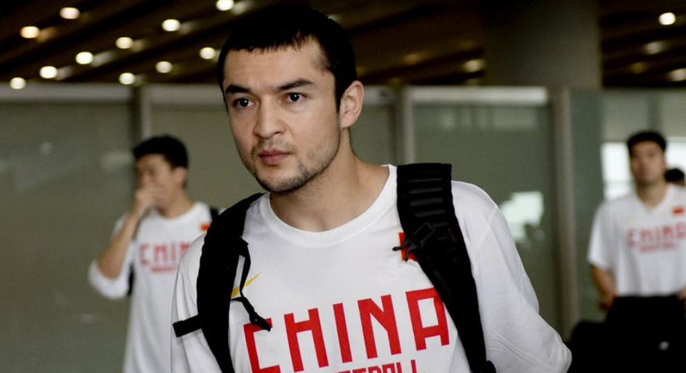 英雄联盟S15全球赛-转折点新疆广汇完成体检，亚冠赛前攻防权衡，更衣室稳定，赛季目标并未改变的简单介绍