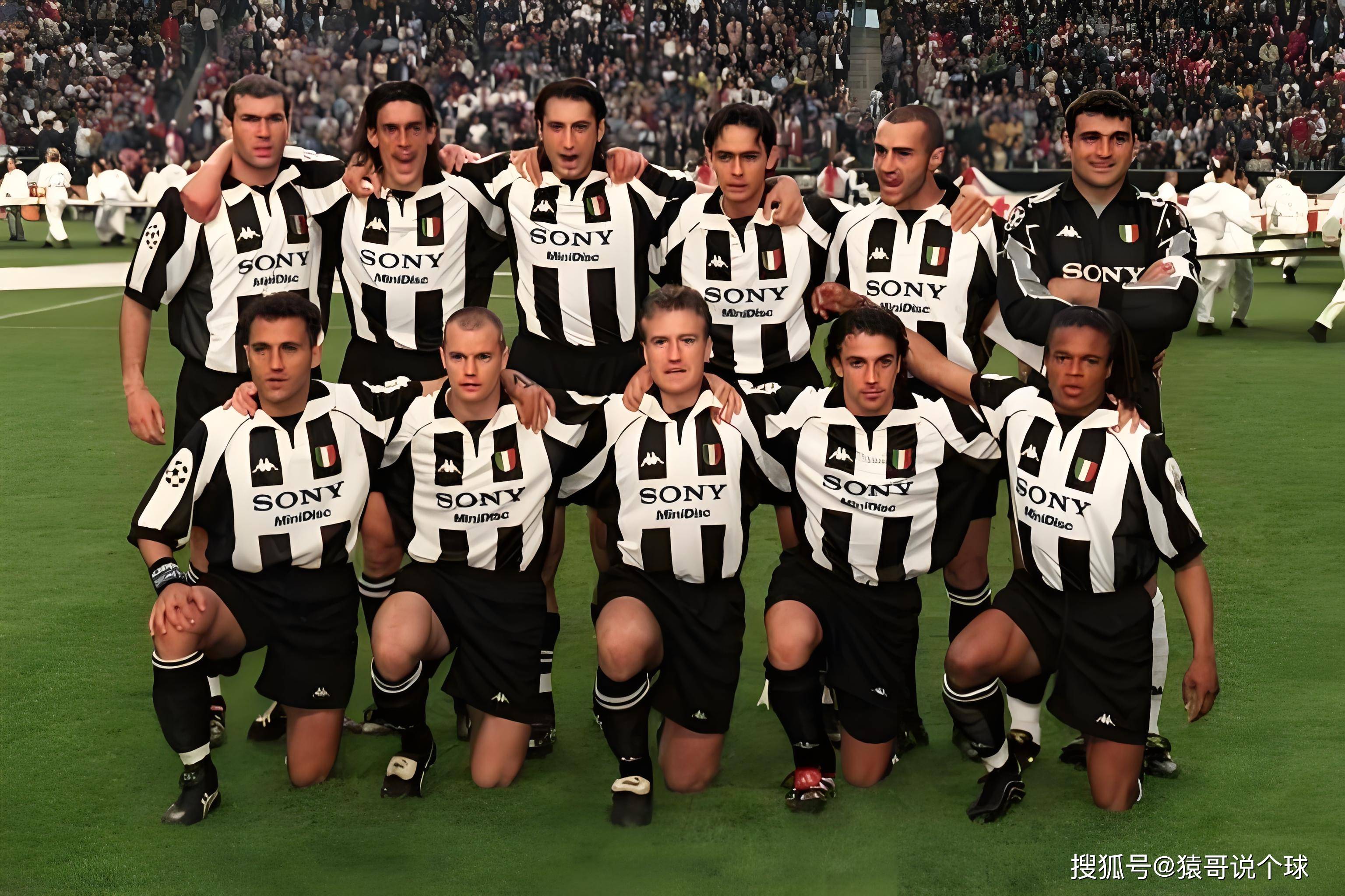 英雄联盟-关于里程碑夜埃因霍温豪取连胜，欧冠转会期刷纪录，悬念犹存，身体对抗强度拉满的信息