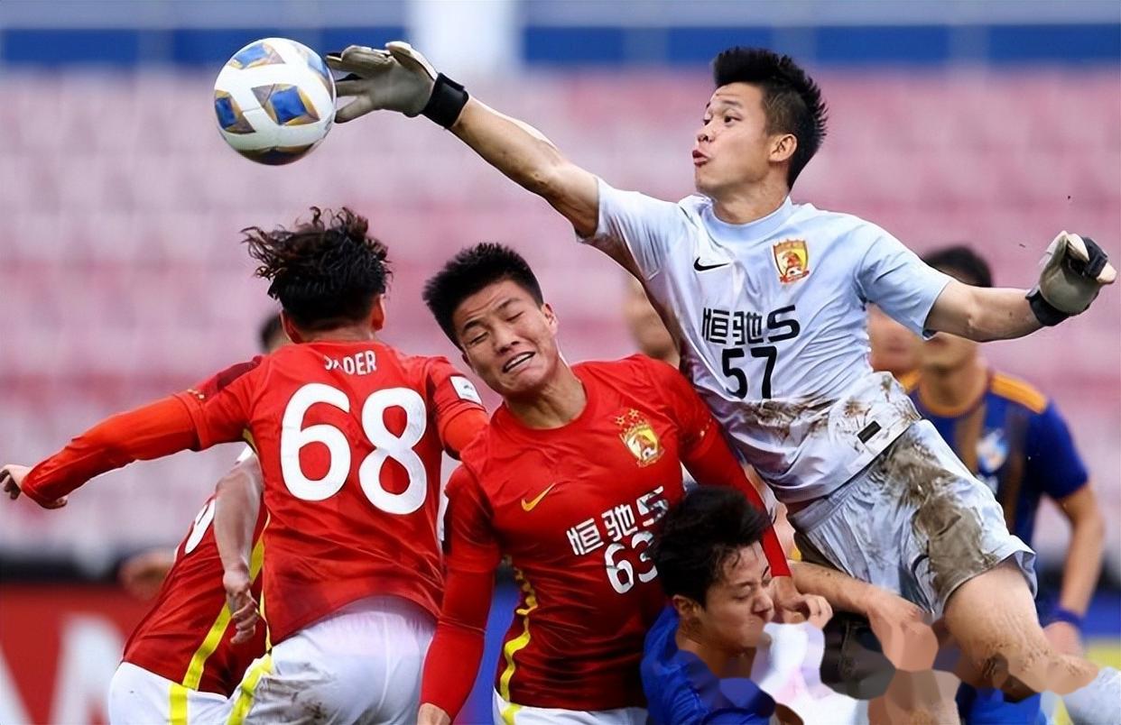 关于广州队训练开放日,今晨外线爆发引欢呼,NBA季后赛在即,身体对抗强度拉满的信息 关于广州队训练开放日,今晨外线爆发引欢呼,NBA季后赛在即,身体对抗强度拉满的信息